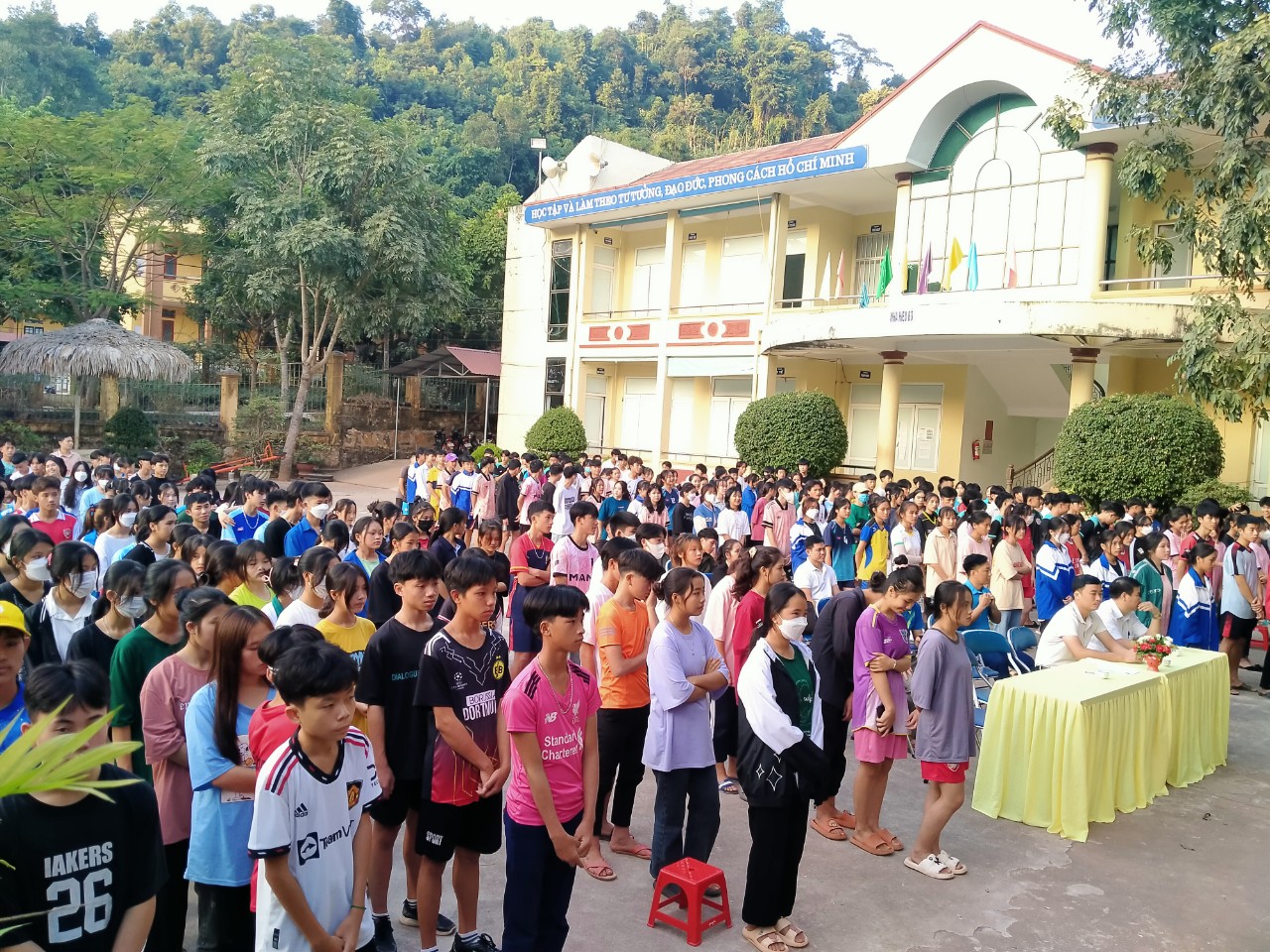 TRƯỜNG THPT CHÀ CANG TỔ CHỨC KHAI MẠC GIẢI TDTT HỌC SINH NĂM 2022 - 2023