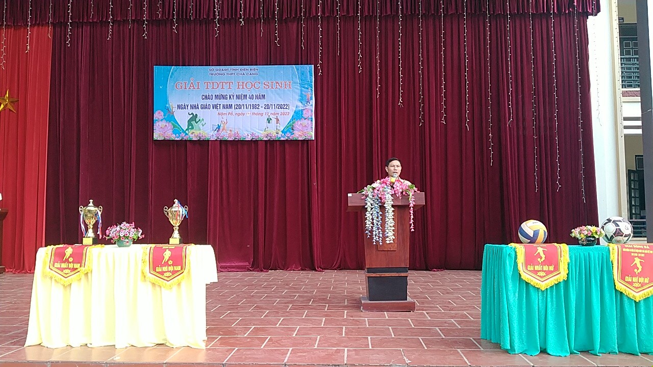 Thầy Bùi Văn Ịu thông qua điều lệ giải