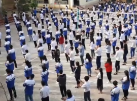 Bài tập thể dục giữa giờ mới của các em HS nhà trường: Nhảy thung lũng hoa Bắc Hà